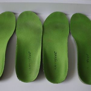 2 pairs of Superfeet green insoles. Size 9.5 - 11